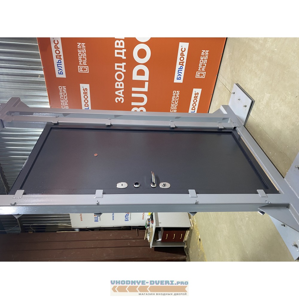 Дверь Бульдорс 70 MM STEEL